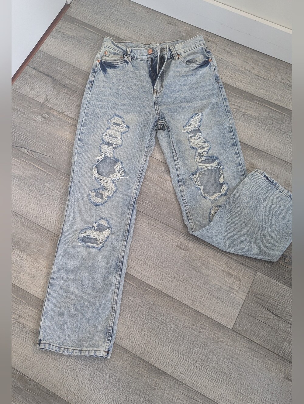 Aeropostale 90's Baggy Distressed Light Wash Jeans Size 8